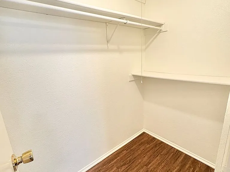 658 Stonehenge Dr — Photo 11
