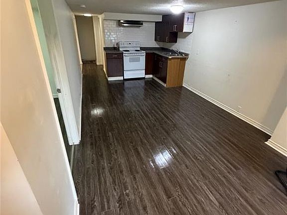 2nd image of 456 Jackson St W