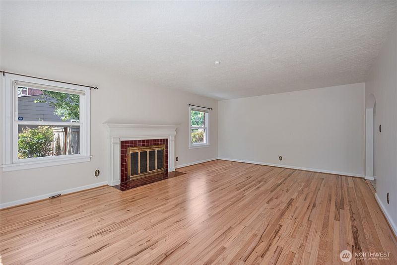 5th image of 1327 18th Avenue