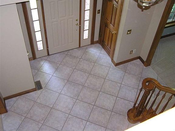 2nd image of 1034 Copperfield Ln