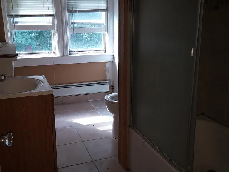 Willow Ave — Photo 13