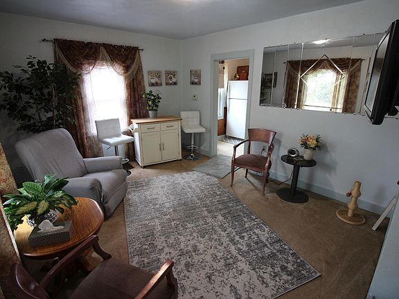 4th image of 11 Maxwell Ave