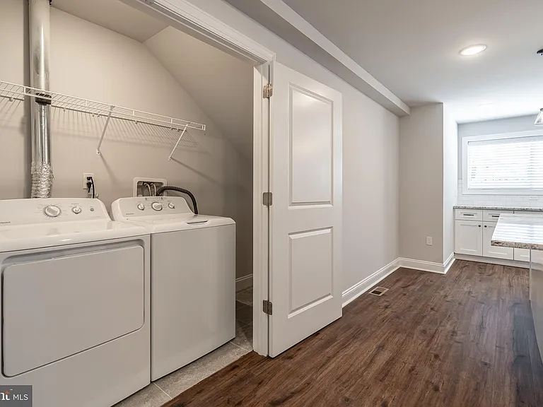2147 Christian St #1 — Photo 9