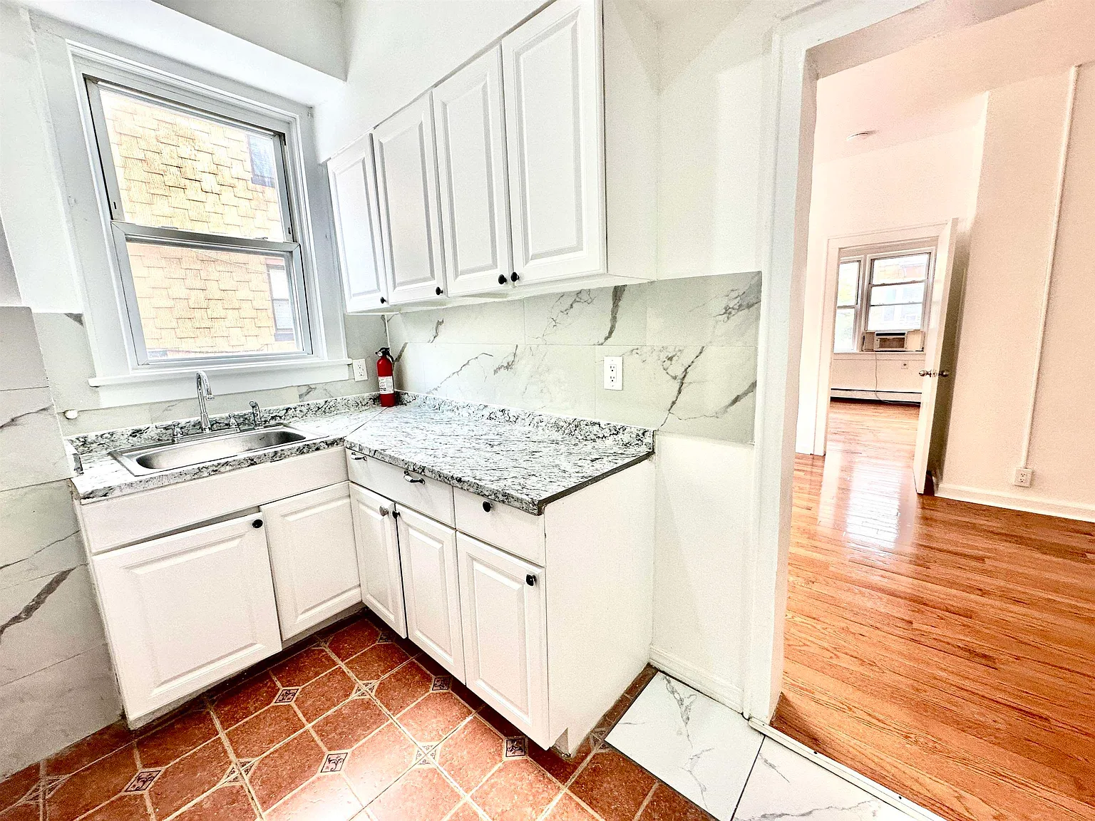 2 bed, 1.0 bath, $2,400 — Photo 2