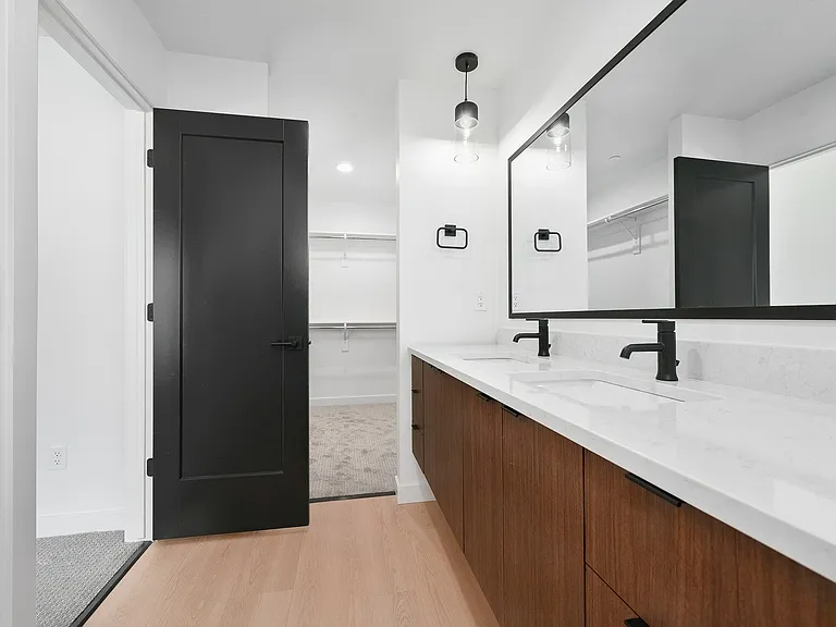 1739 S Main St #12 — Photo 20
