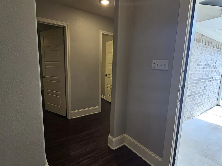 19866 Meadow West Ln — Photo 5
