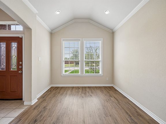 3rd image of 712 Beau Dr