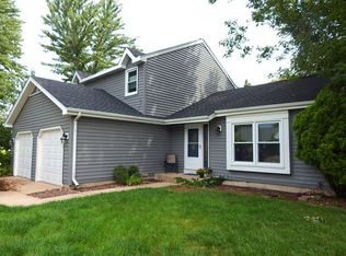 1710 N Leonard Ave, McHenry, IL 60050