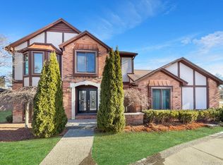 44078 Highgate Dr, Clinton Township, MI 48038