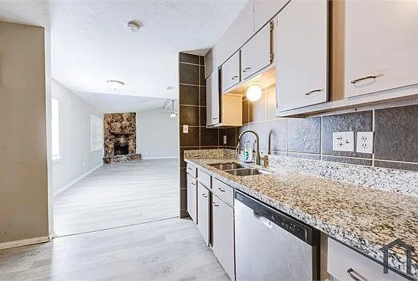 15902 Timber Valley Dr — Photo 9