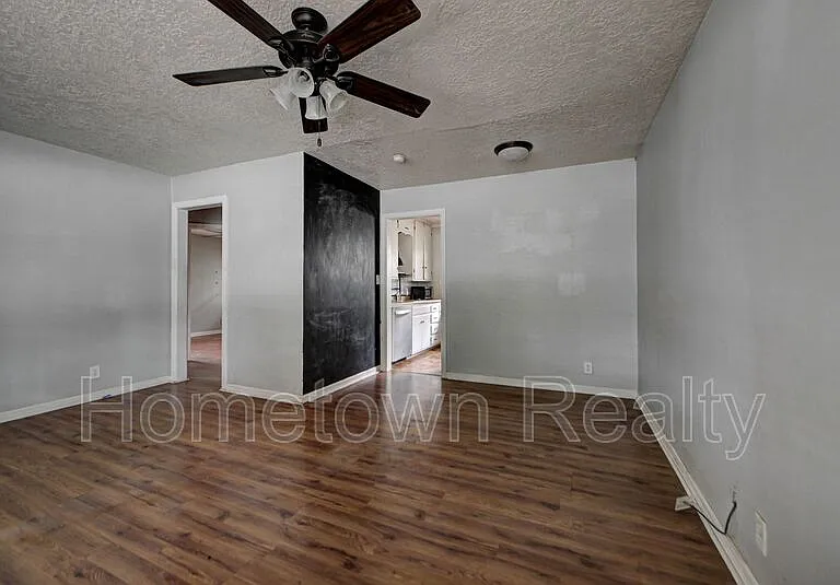 2204 Downing St — Photo 5