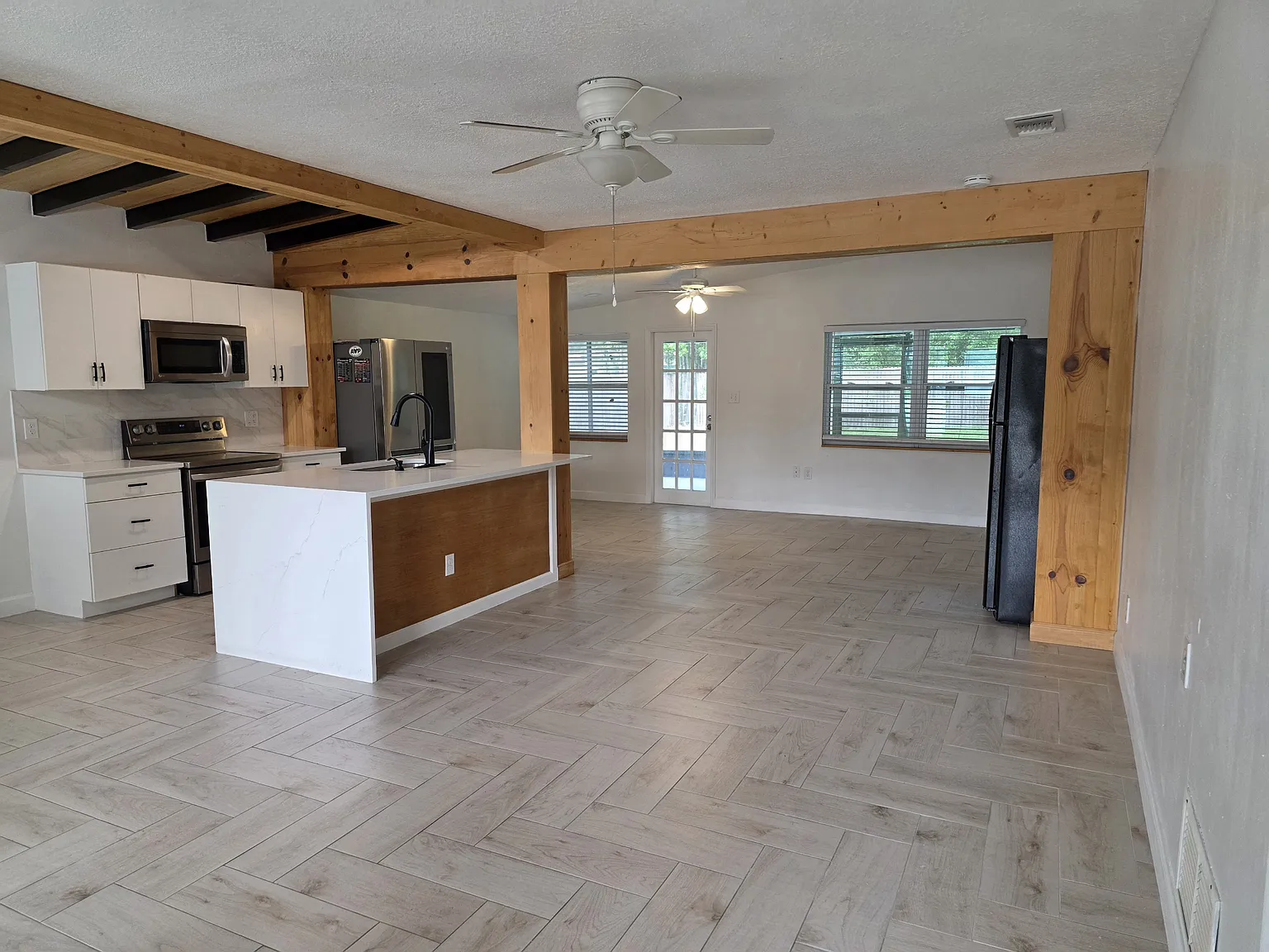 4 bed, 1459 sqft, $2,650 — Photo 2