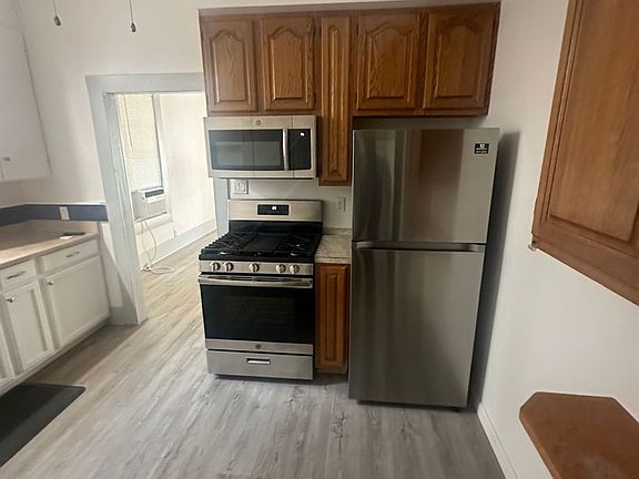 4th image of 617 15th St