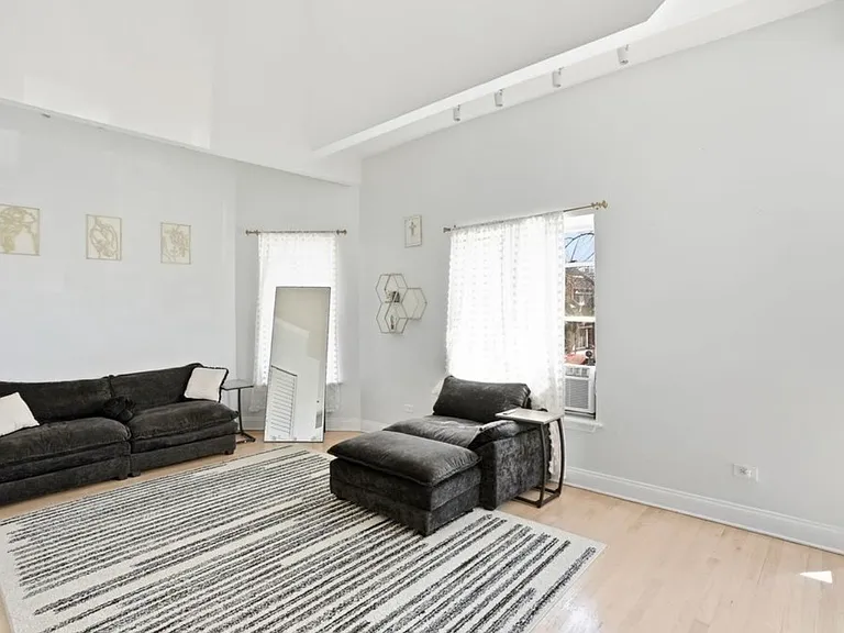 3248 W Maypole Ave #2 — Photo 3