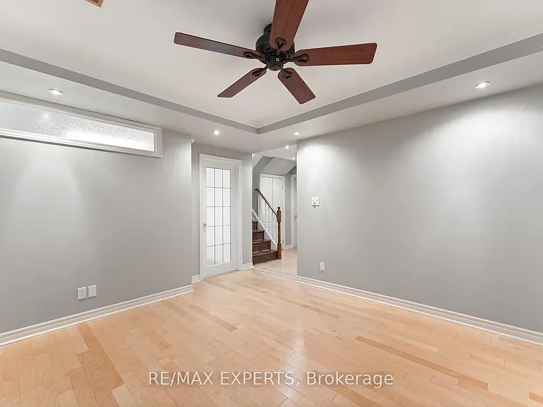 100 Hesp Dr #BASEMENT — Photo 11