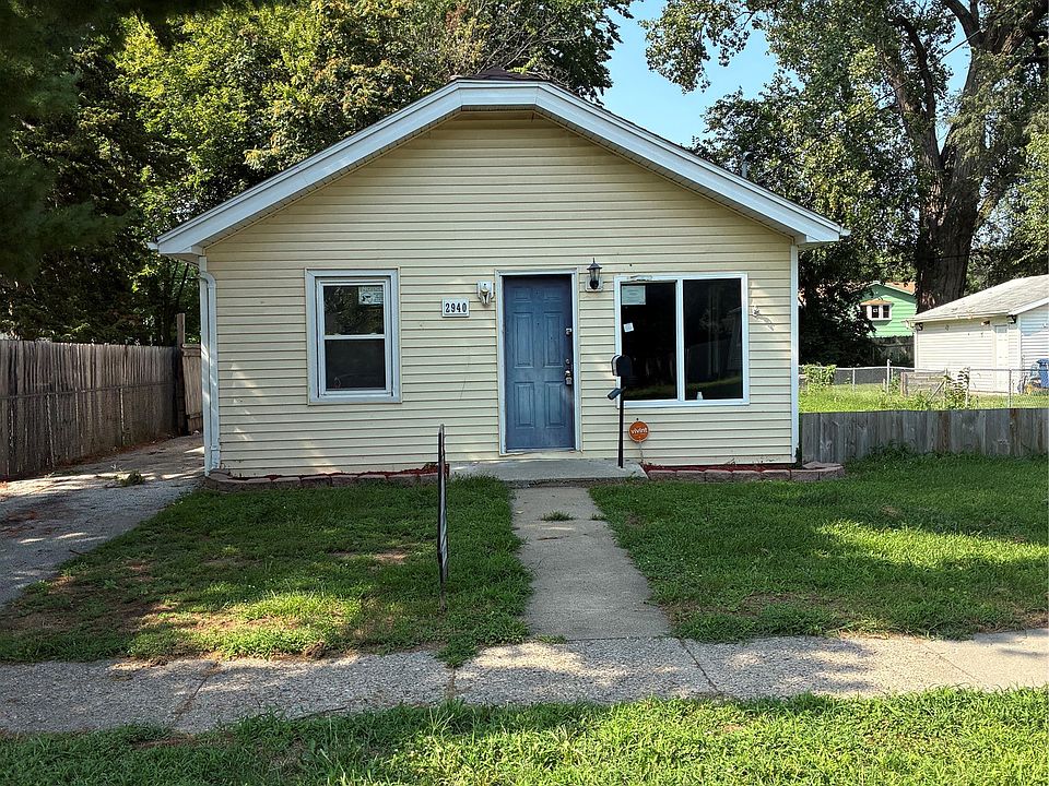 1st image of 2940 Dubuque Ave