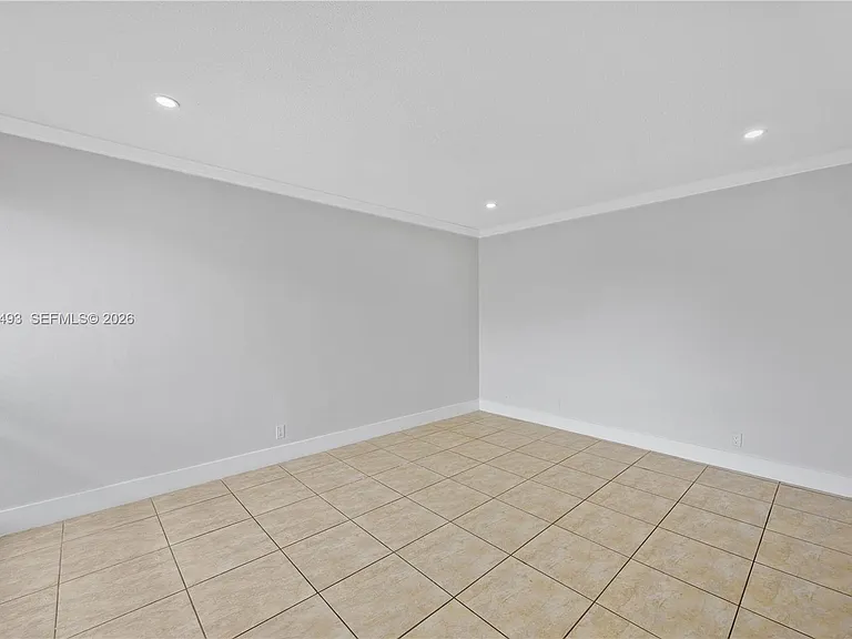 5420 Hollywood Blvd #208 — Photo 7