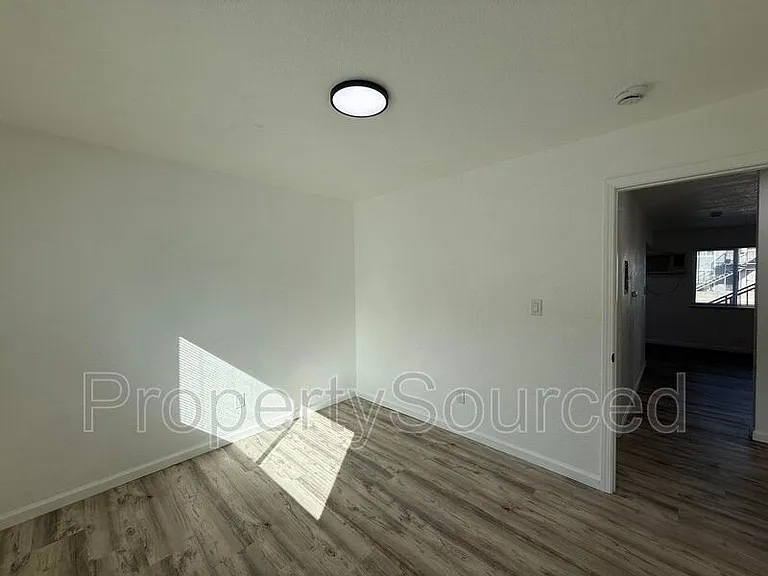 911 H St #2 — Photo 27