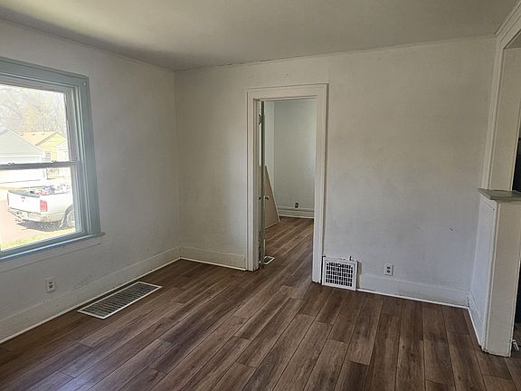 2nd image of 222 N Grange Ave