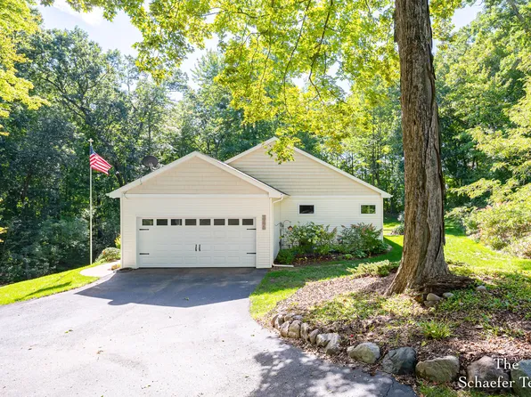 19020 Foreman St SE, Lowell, MI 49331