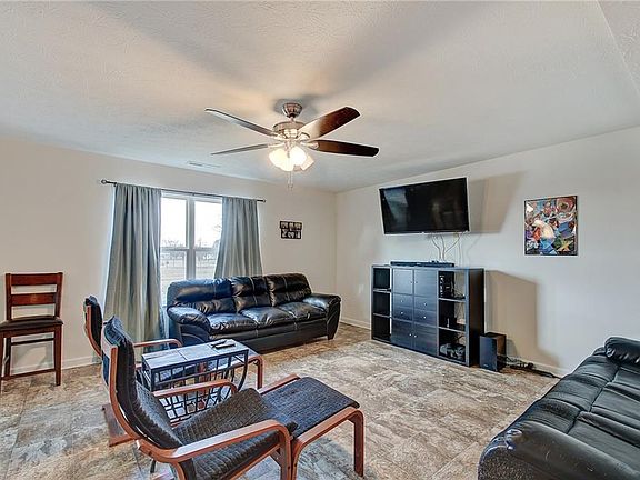 3rd image of 4126 Viva Ln