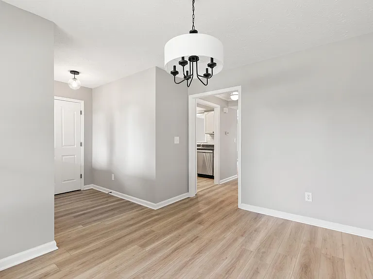 105 Bay Hill Dr — Photo 3