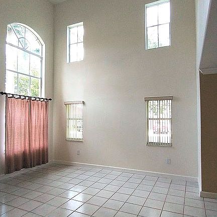 Living Room - Facing North