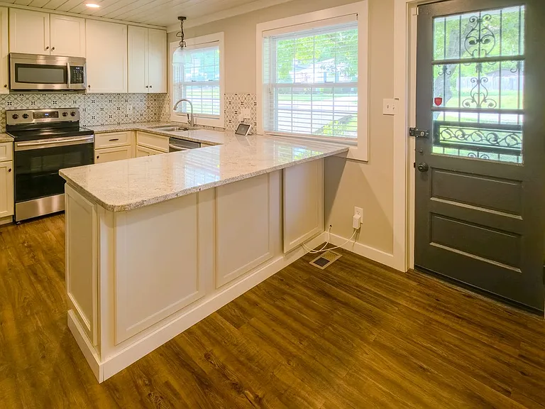 431 East Dr — Photo 11