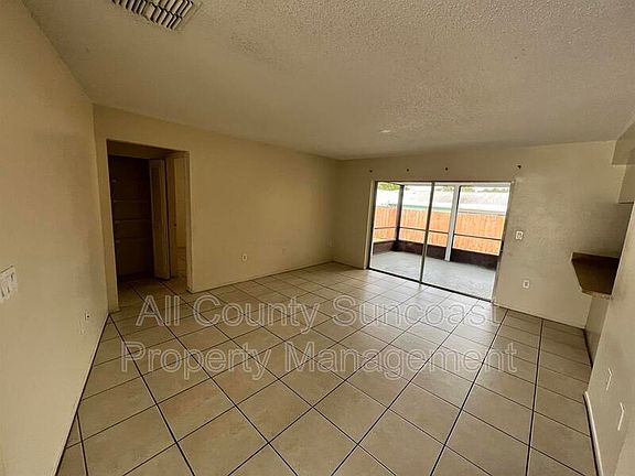 3rd image of 3132 Orchard Dr