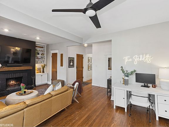 5th image of 2861 N Burling St #3N