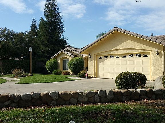 2nd image of 610 E Oakridge Ct