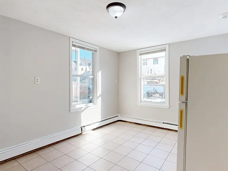 273 Maverick St #2 — Photo 4