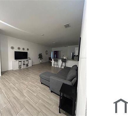 3rd image of 699 W Kaley St