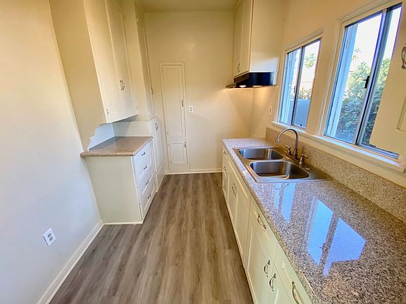 4th image of 5351 Louis Pl APT 2