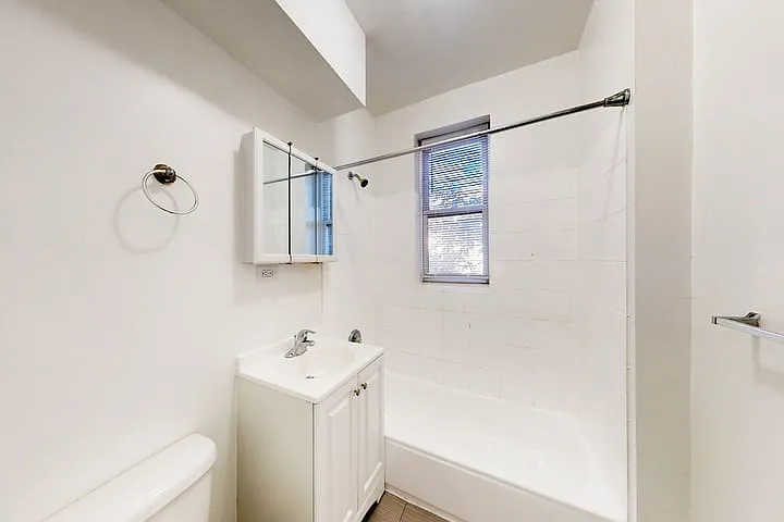 925 East 46th Street — Photo 22