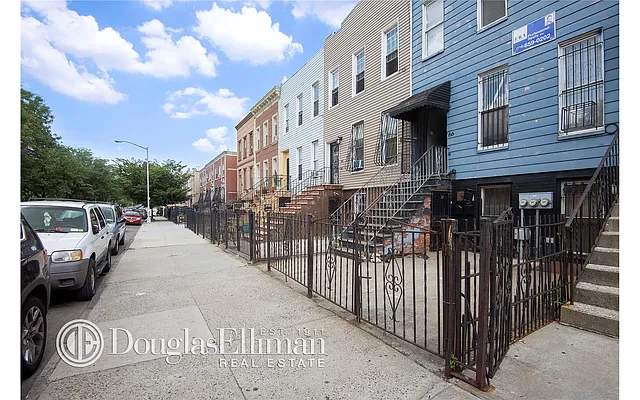 Sold by Douglas Elliman | media 23