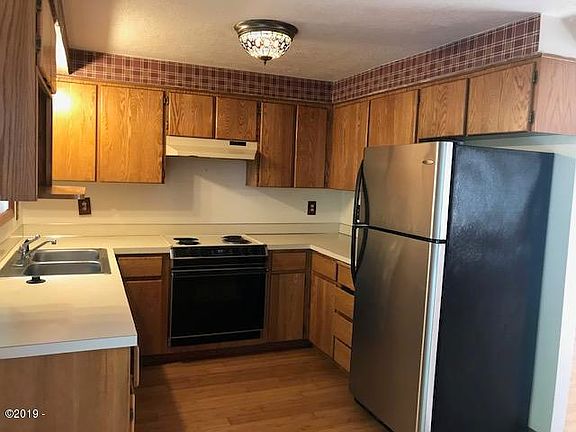 5th image of 106 NW 73rd Ct