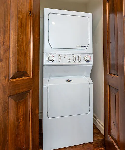 849 14th St #4 — Photo 32