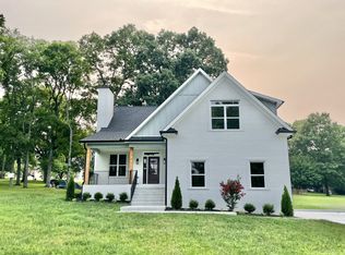 235 Lakeside Park Dr, Hendersonville, TN 37075