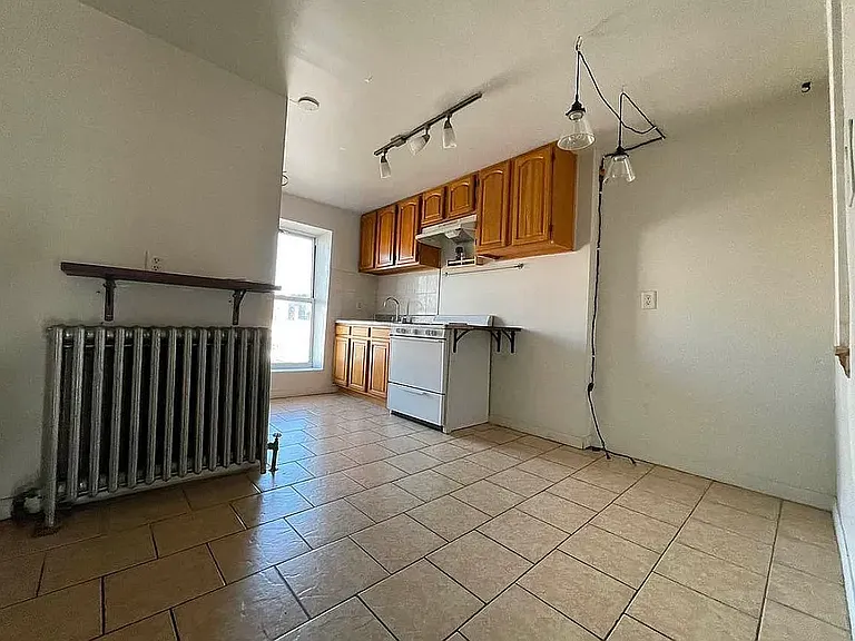 639 Union St #4R — Photo 3