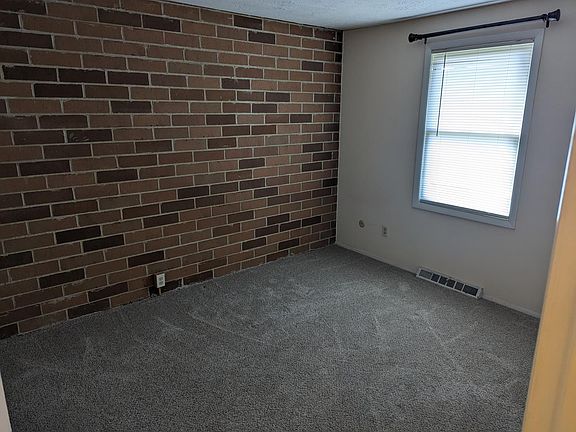 5th image of 8539 Kellydale St NW #8539