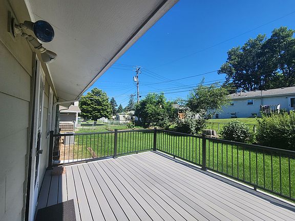 4th image of 305 E 32nd St
