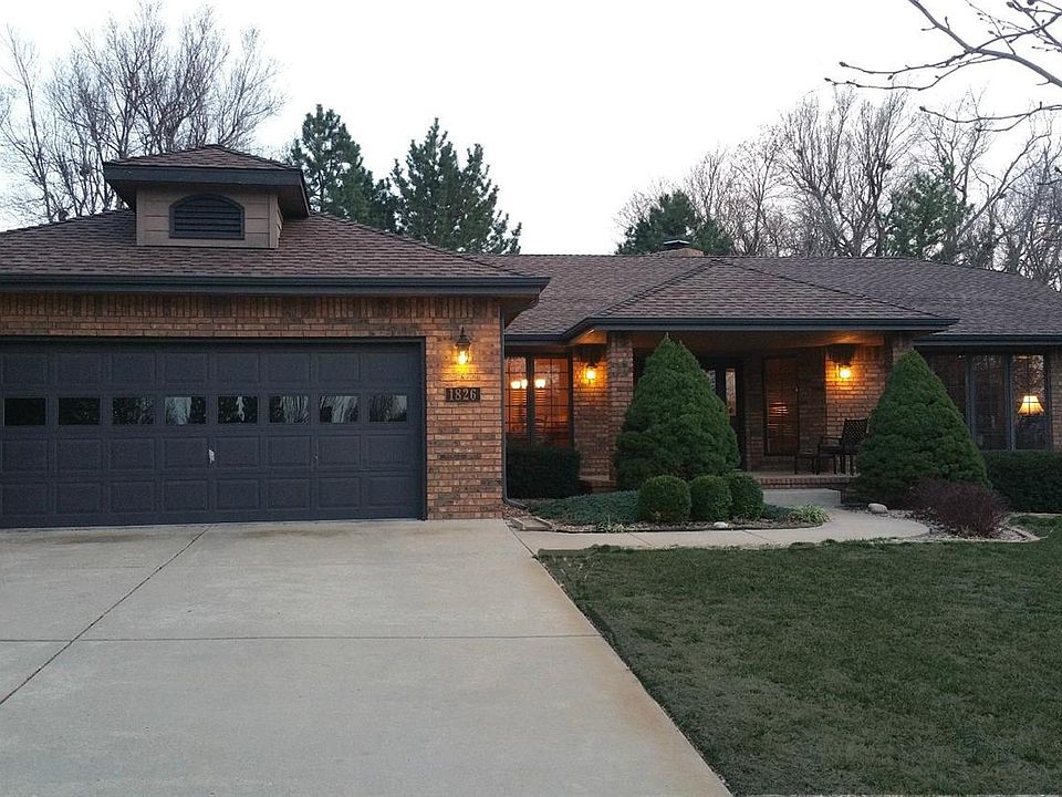1st image of 1826 Hillcrest Ln