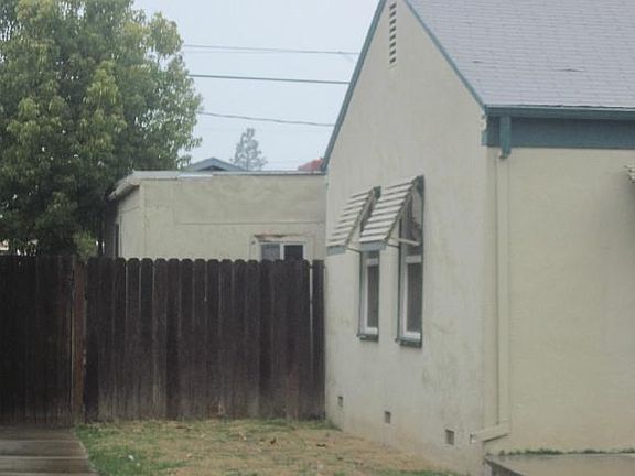 3rd image of 525 Louie Ave