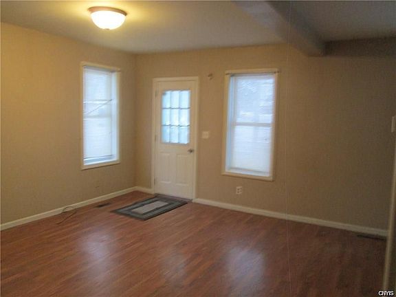 2nd image of 418 Cross St