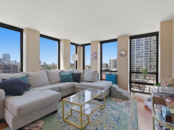 2nd image of 1660 N La Salle St #902