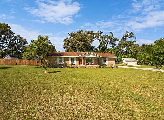 2nd image of 4048 Woodcrest Dr