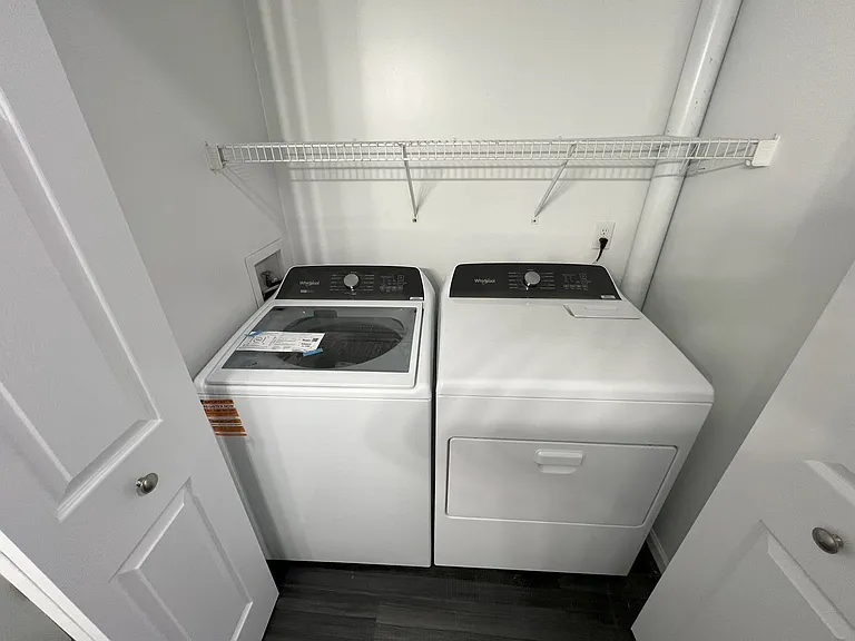 2906-2948 Feiger Ln — Photo 12