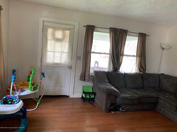 3rd image of 1339 Glenrose Ave