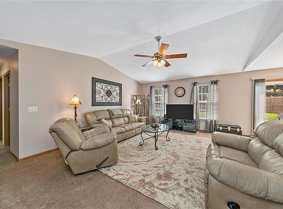 5th image of 54 Parkway Dr
